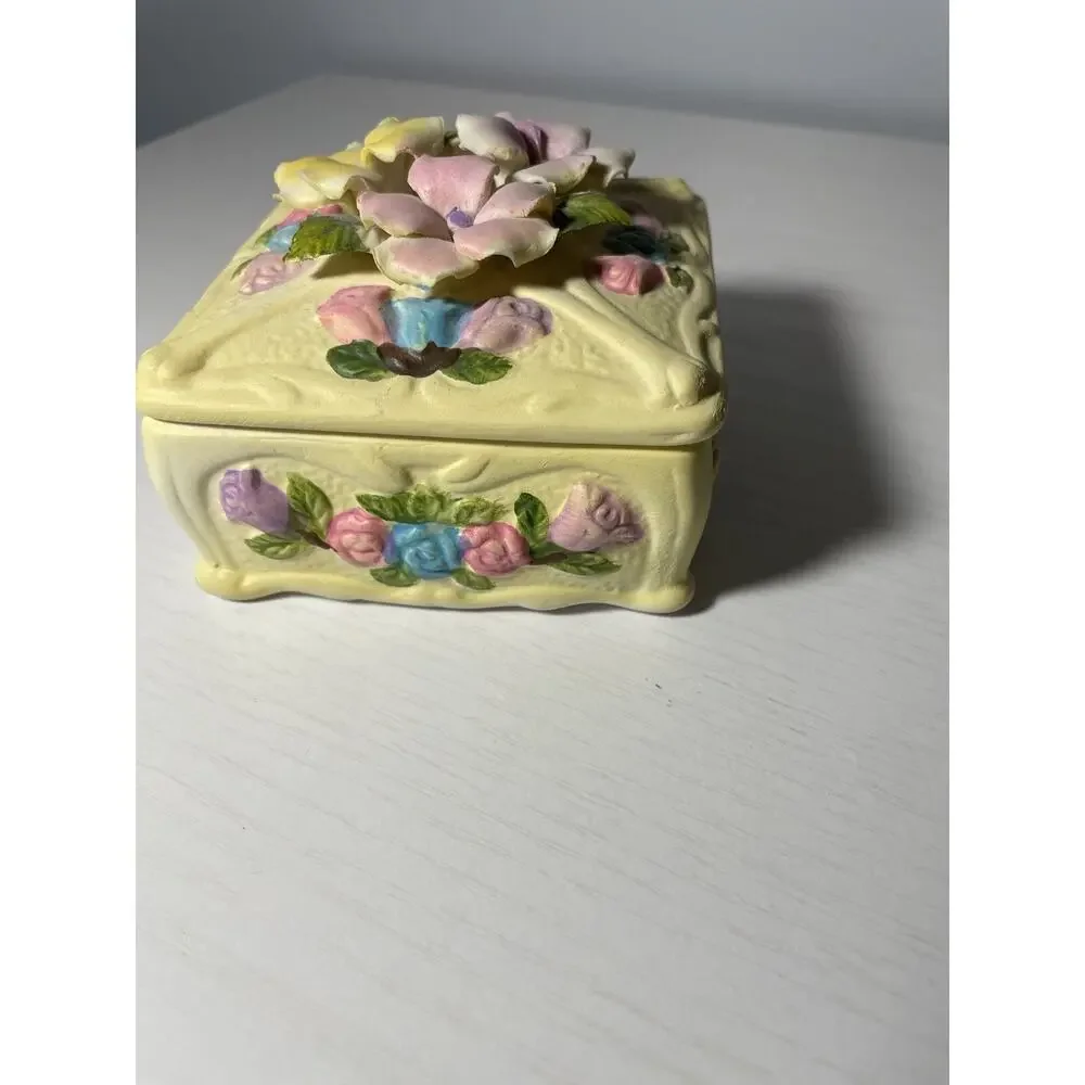 Capodimonte Jewelry Trinket Box Yellow Floral Flowers Gift Vanity Decor Easter